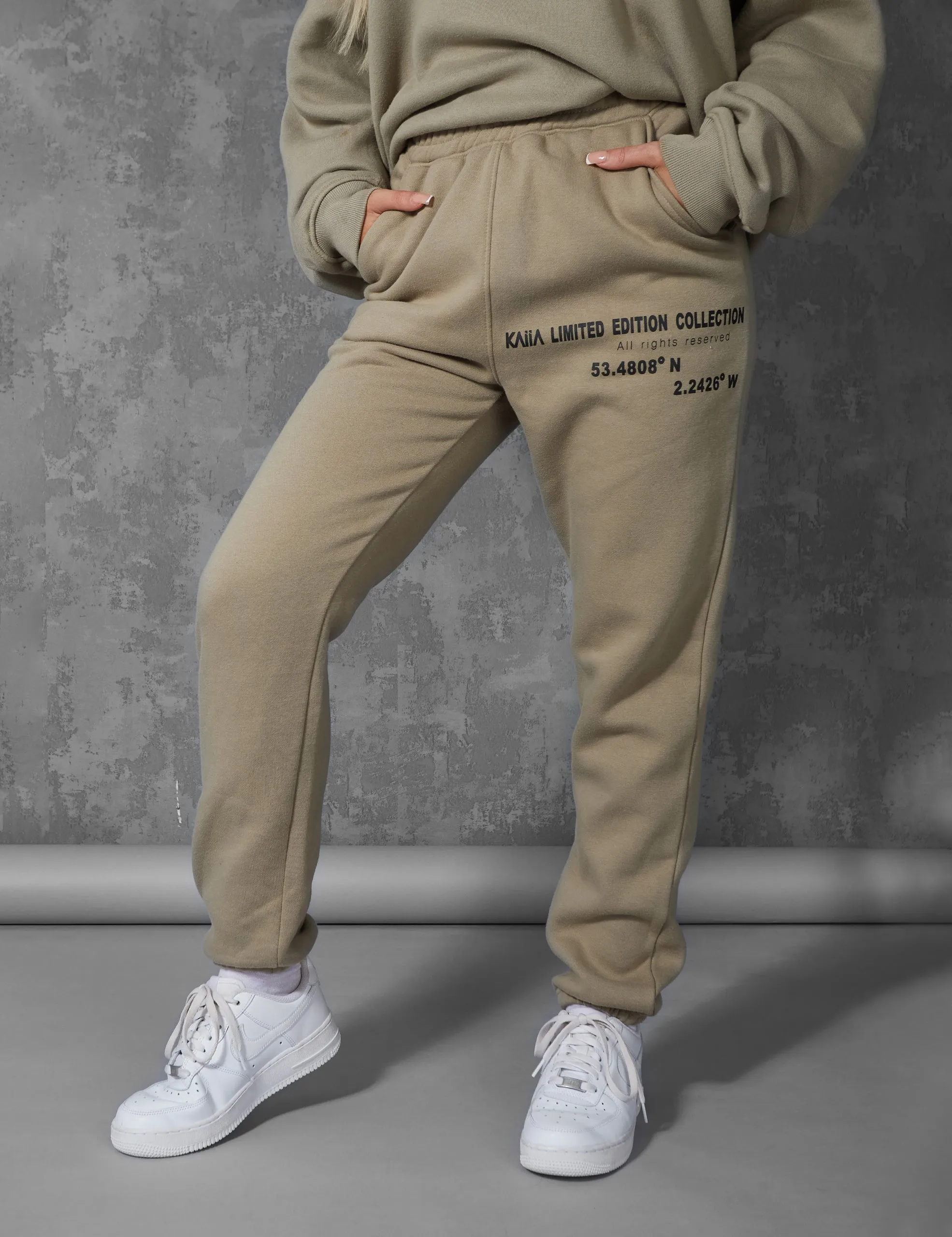 Curve Printed Jogger Khaki