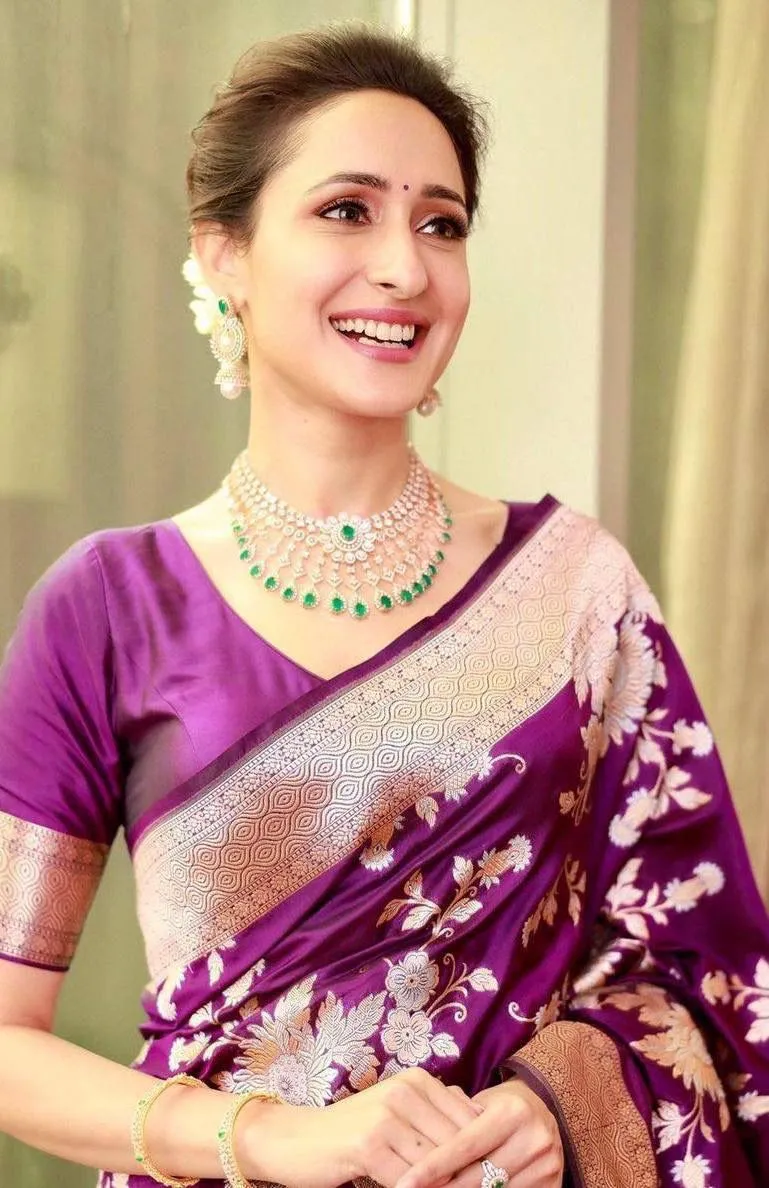 Enamoring Purple Soft Silk Saree With Ornate Blouse Piece