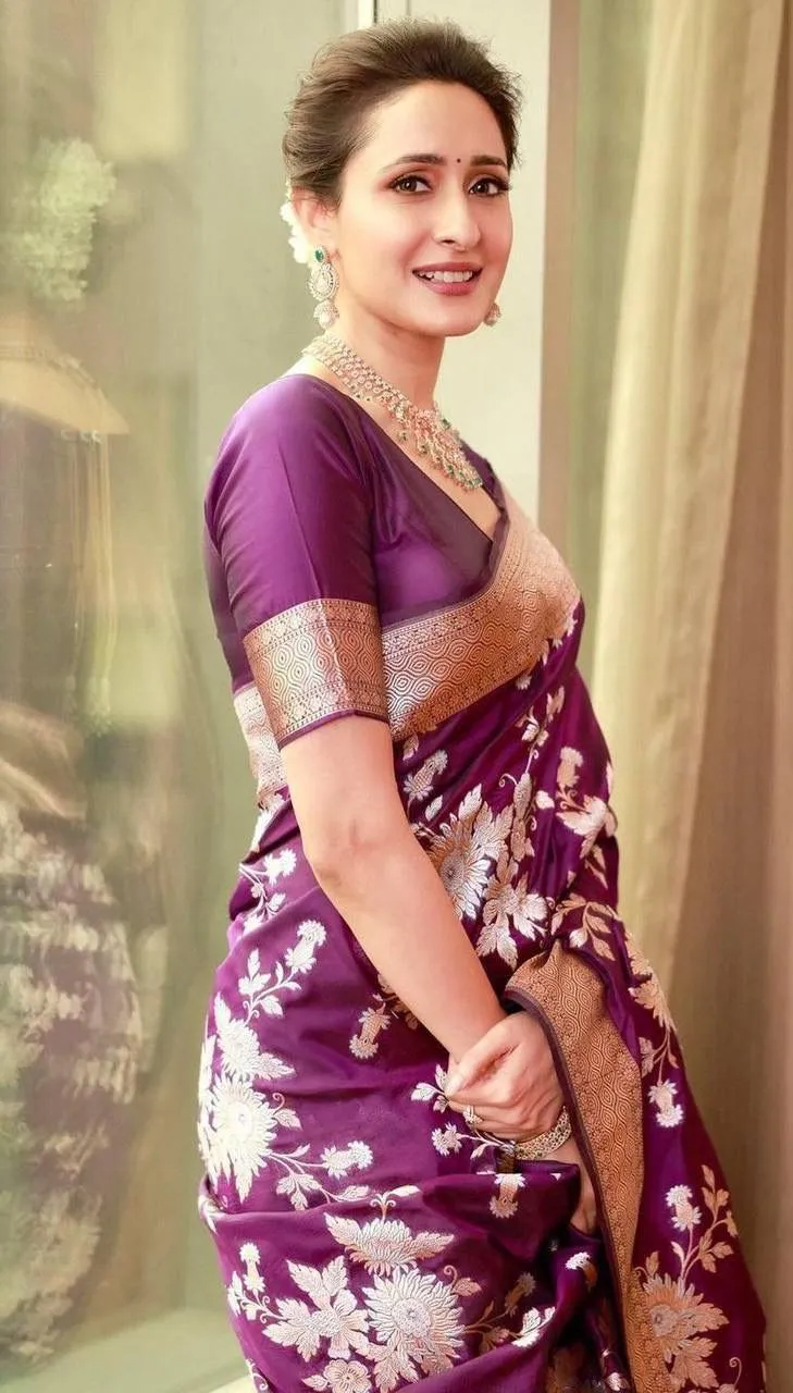 Enamoring Purple Soft Silk Saree With Ornate Blouse Piece