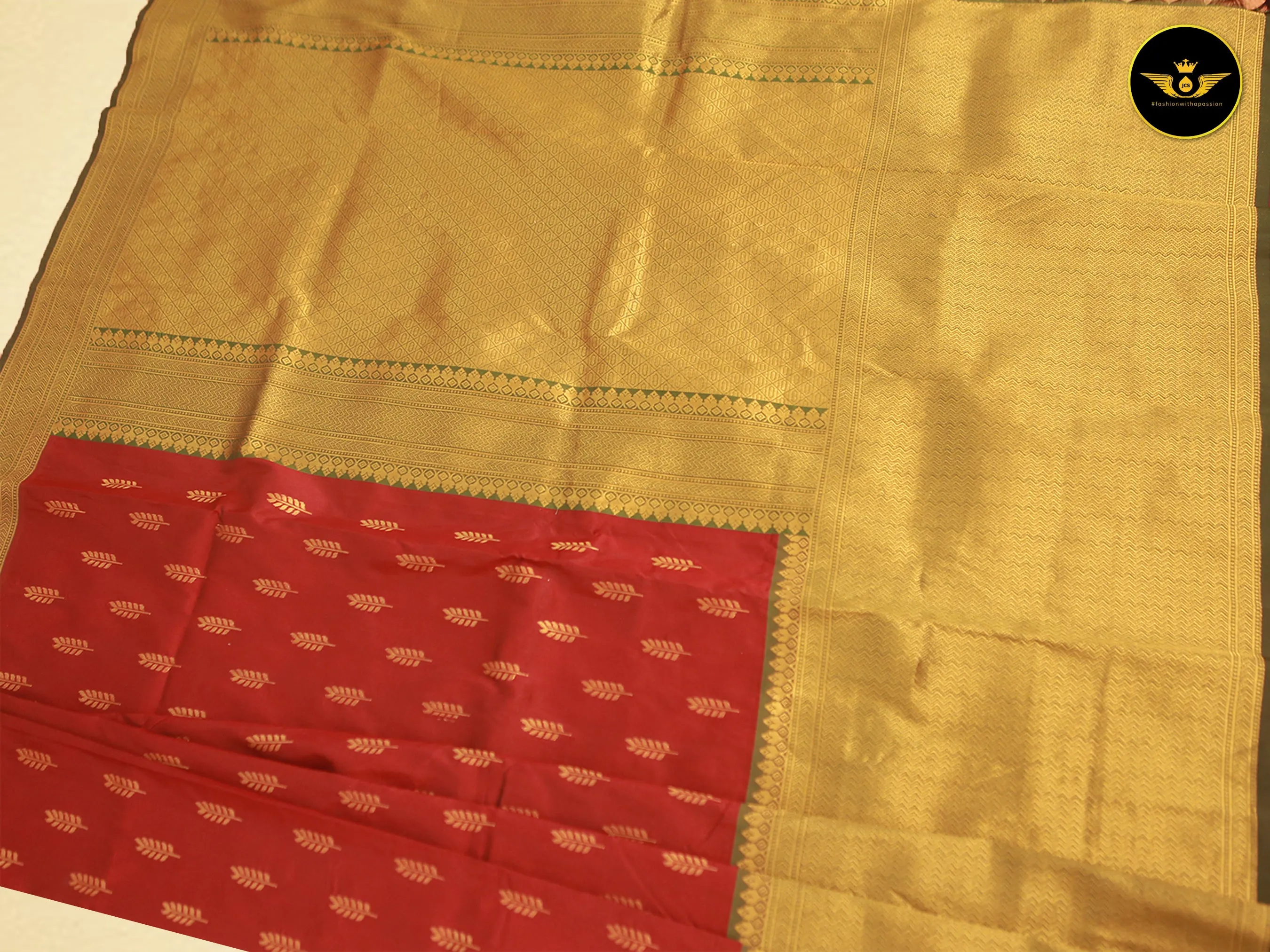 Exquisite Semi Silk Saree with Aari Work Blouse: Elevate Your Style!