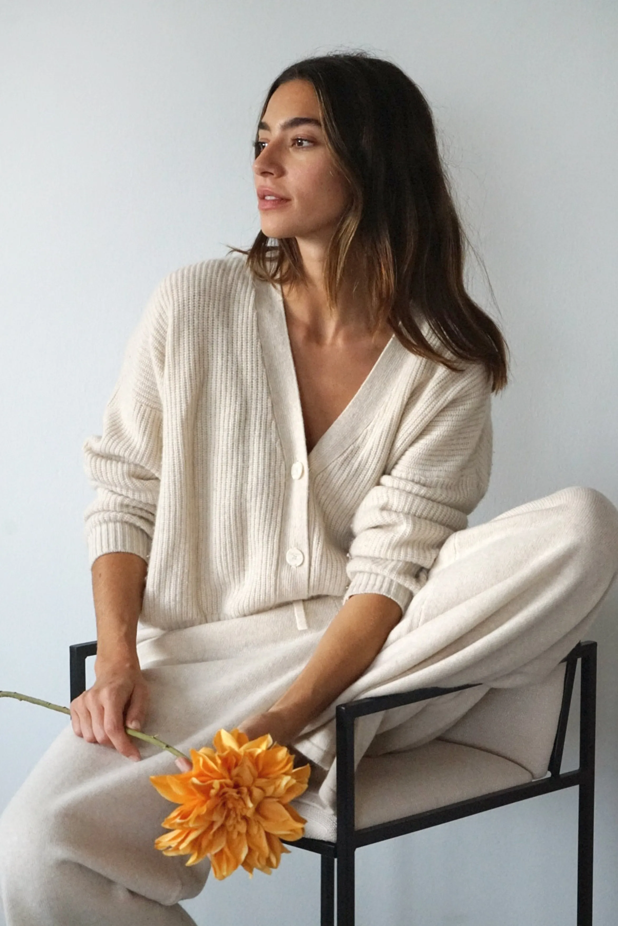 The Cashmere Muma Cropped Cardigan // Moon