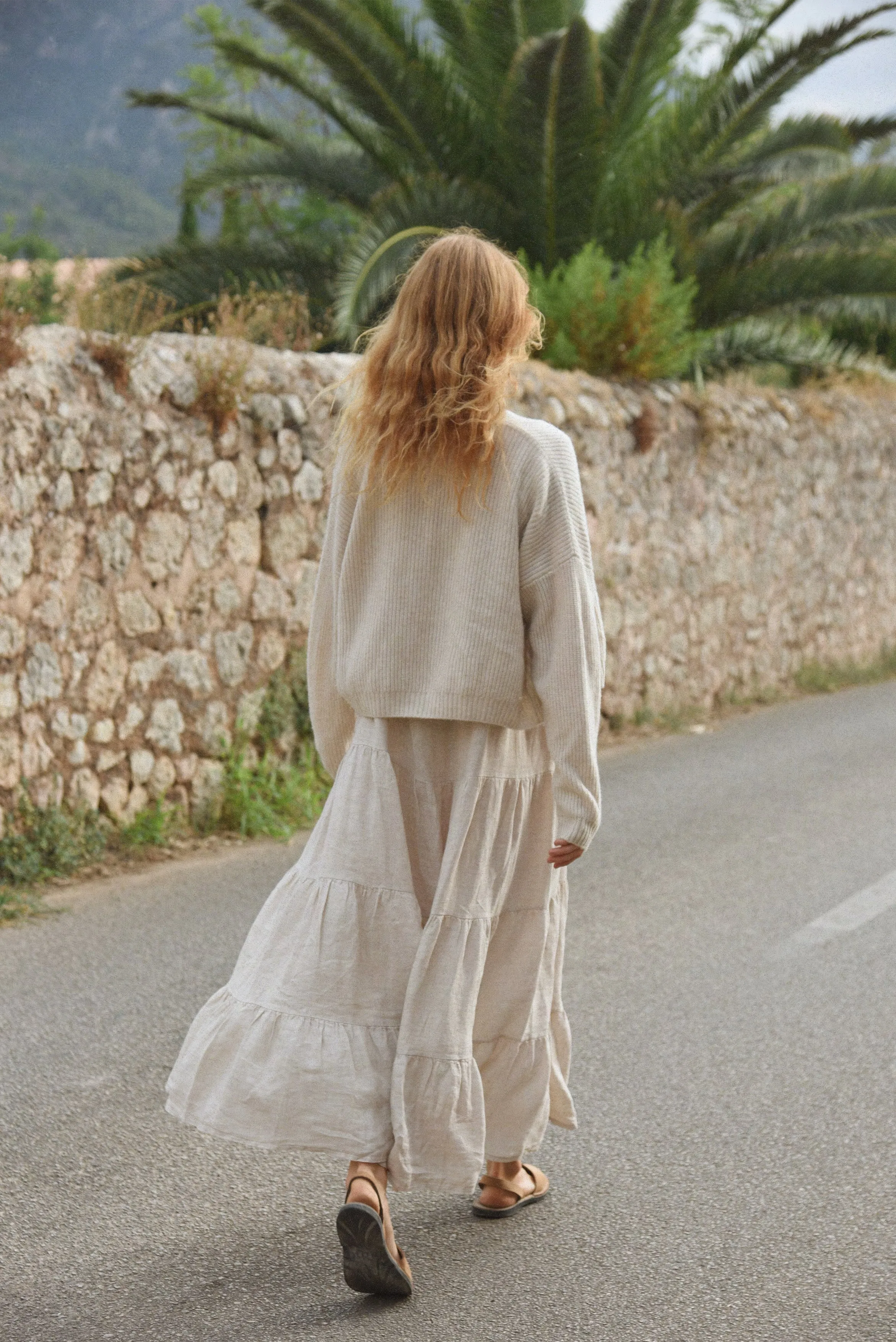 The Cashmere Muma Cropped Cardigan // Moon