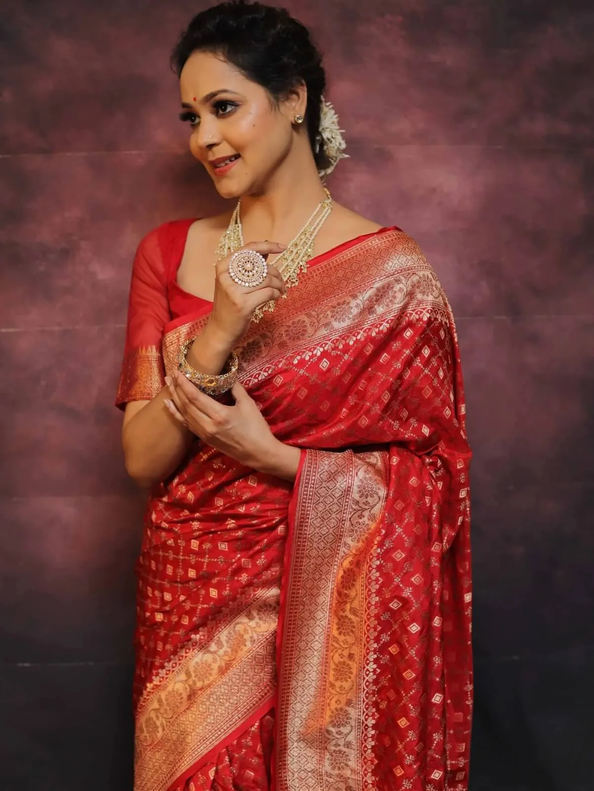 Woebegone Red Soft Silk Saree With Demesne Blouse Piece